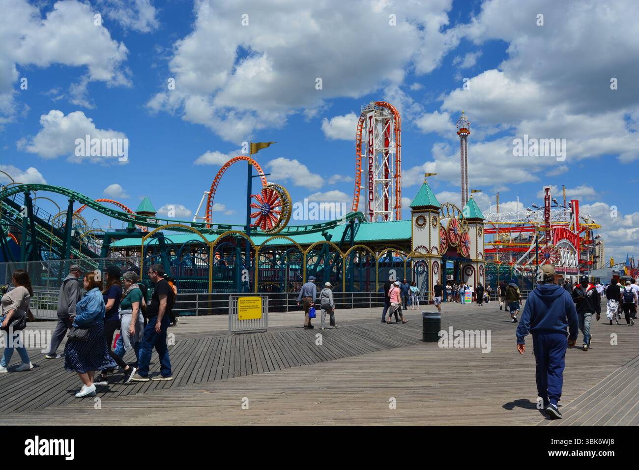 Luna park coney island hi-res stock photography and images - Alamy