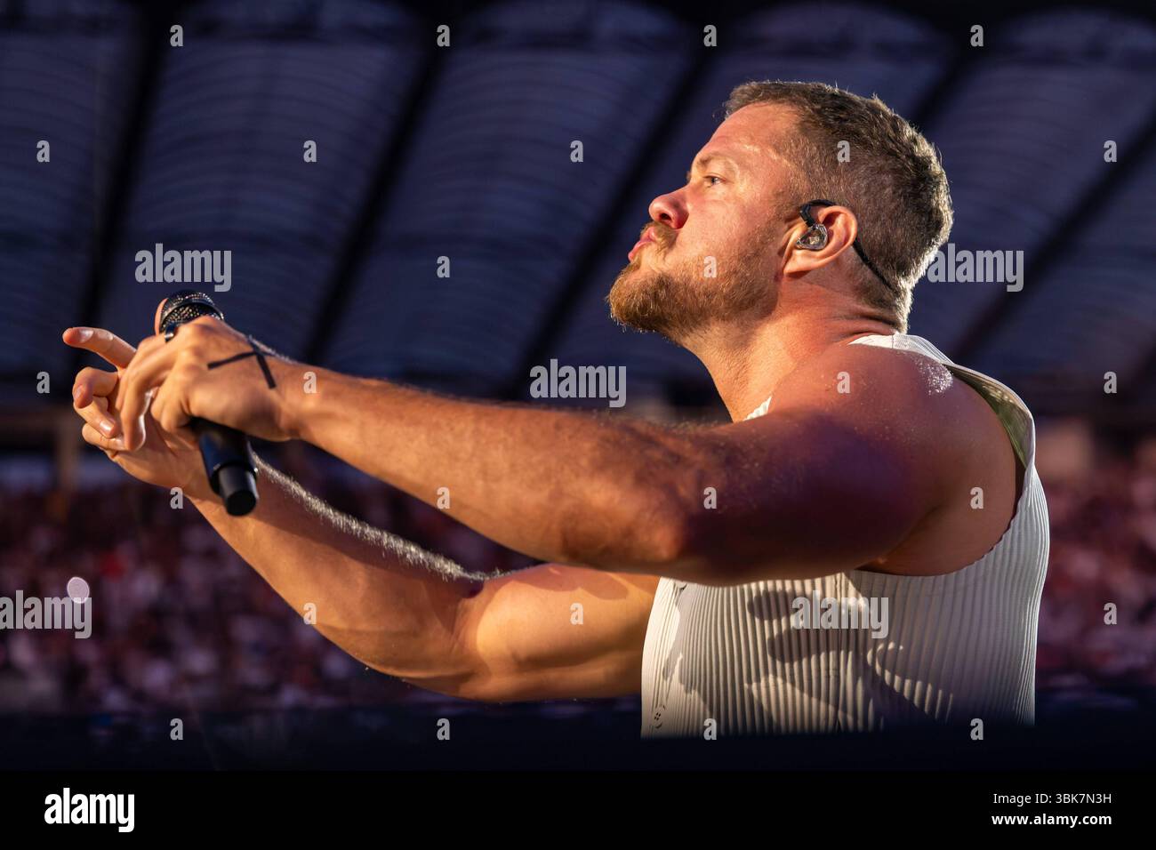 Music Concert - Imagine Dragons Loom World Tour Live 2025 Dan Reynolds  singer of Imagine Dragons on stage during Imagine Dragons Loom World Tour  Live 2025, Music Concert in Padova - Padua,