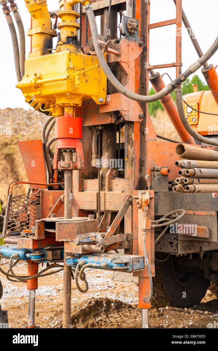 Pile rig hi-res stock photography and images - Alamy