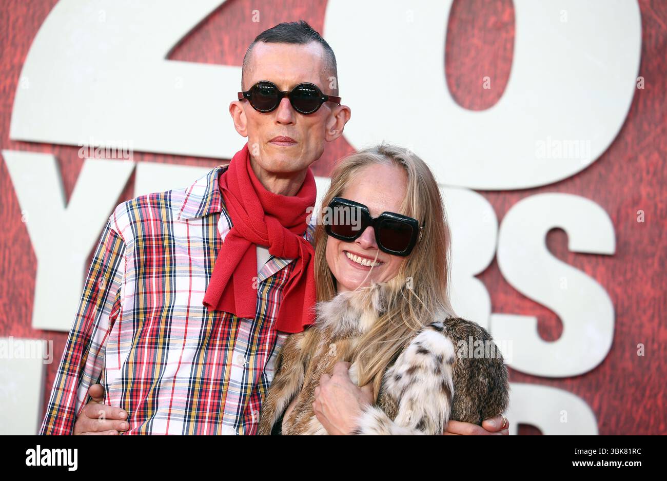 Angus Neil Model Angus Neill (L) attends the 28 Years Later World Premiere at the Odeon ...