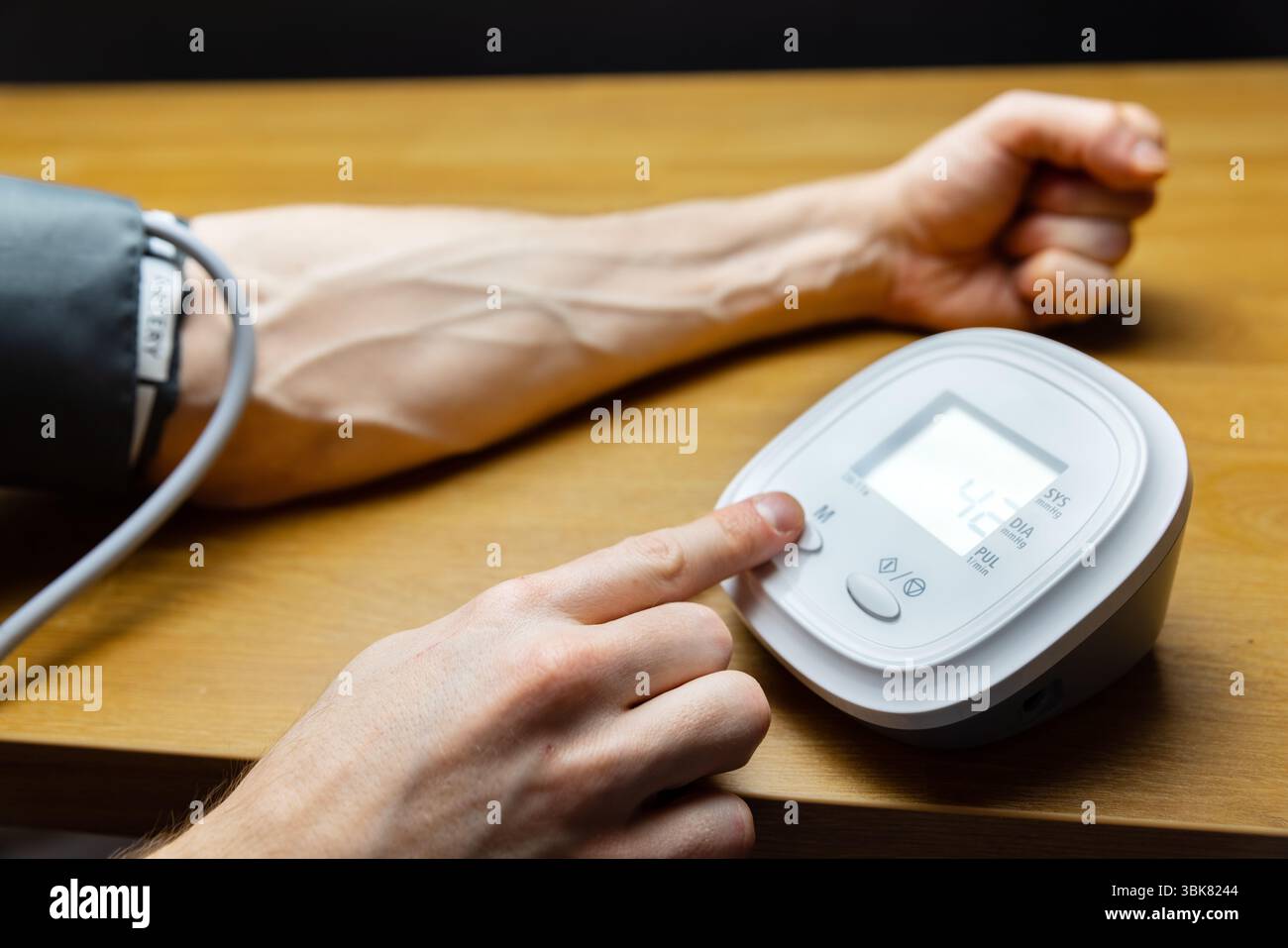 Measuring sphygmomanometer meter hi-res stock photography and images ...