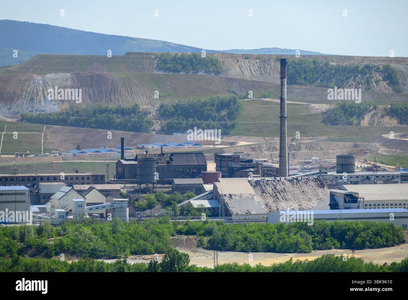 铜价上涨周期中上游矿企与中游冶炼企业利润分化及投资价值比较分析