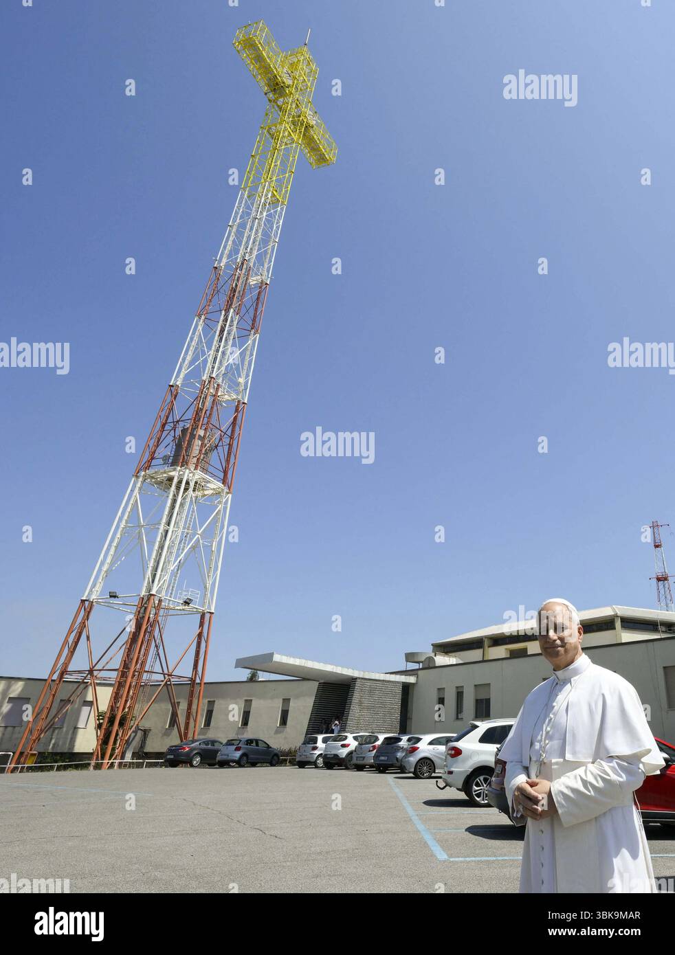 Pope Leo XIV visits Vatican Radio Transmission Center outside of Rome ...