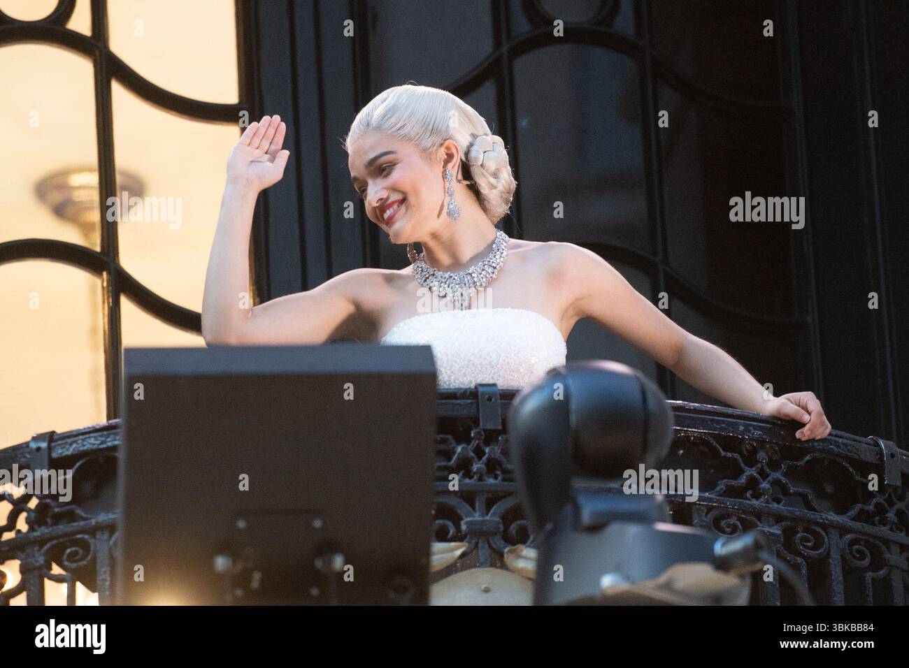 London, UK. 19 Jun 2025. American actress/singer Rachel Zegler, playing