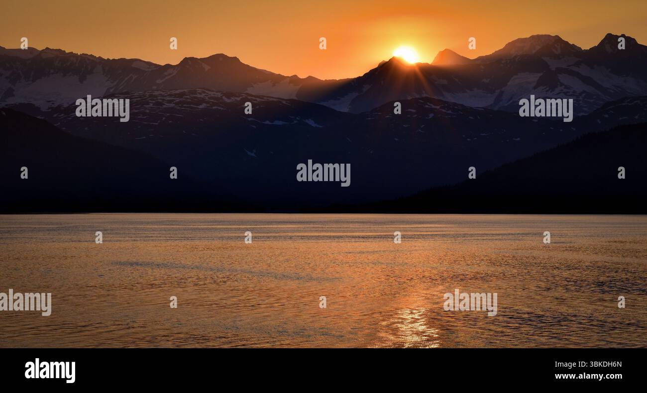 Setting golden sun over hi-res stock photography and images - Alamy
