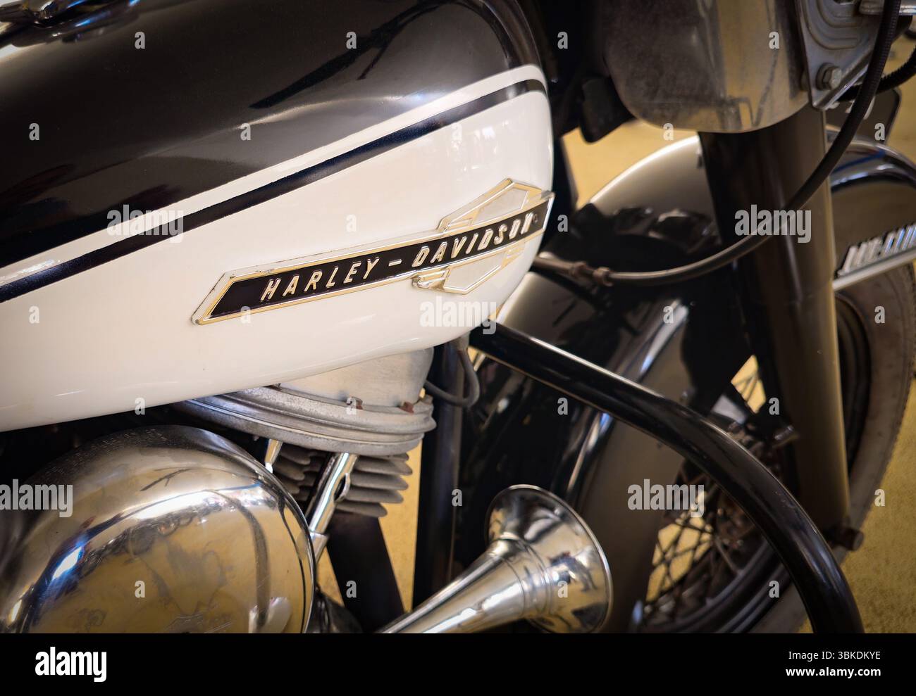 Harley davidson logo history hi-res stock photography and images