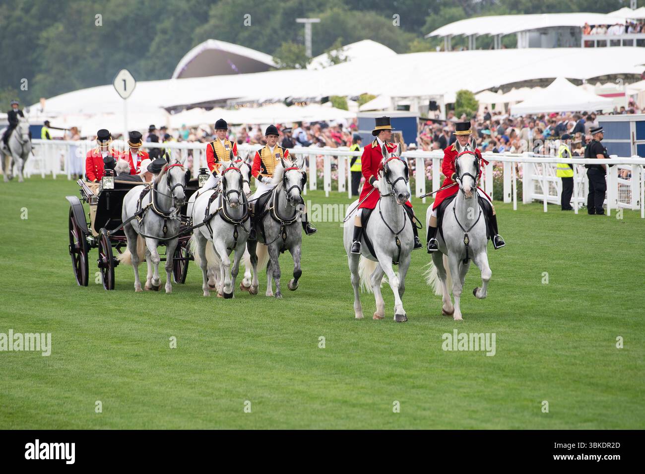 Ascot, Berkshire, UK. 20th June, 2025. The King and The Queen arriving ...
