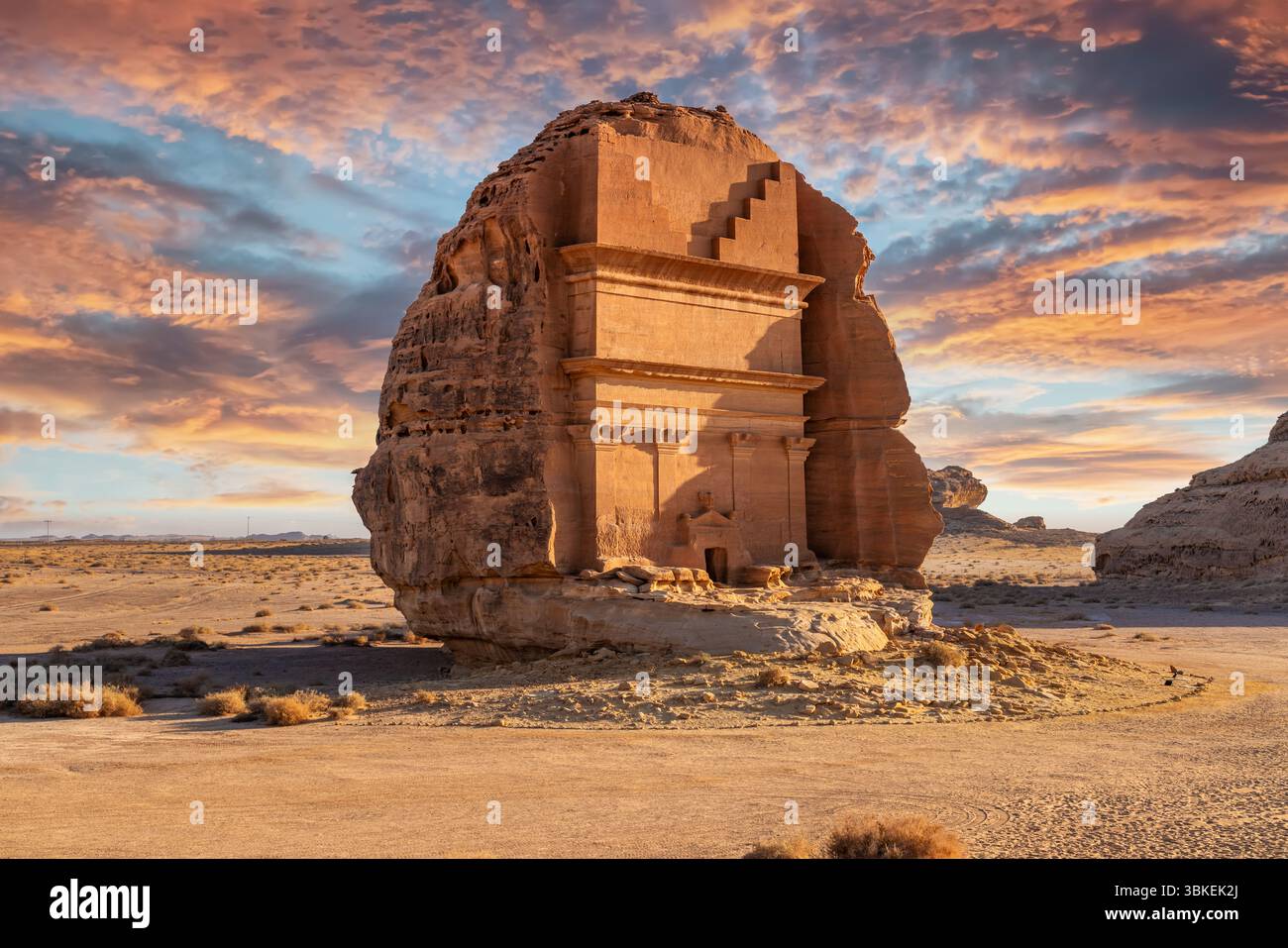 Tomb of the lion of kuza hi-res stock photography and images - Alamy