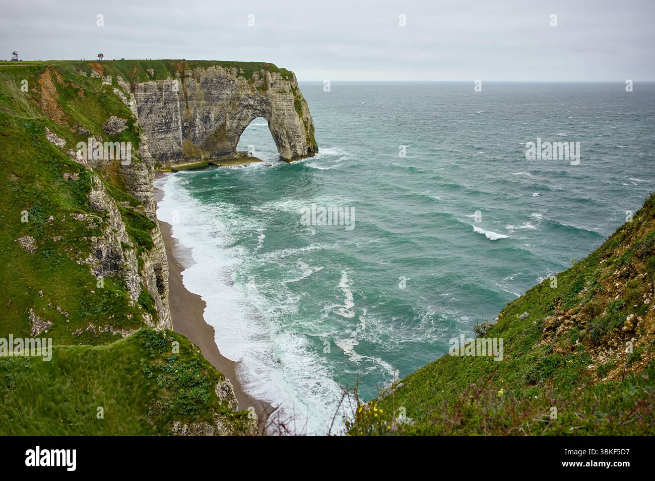Sweeping coastal view etretat cliffs hi-res stock photography and ...