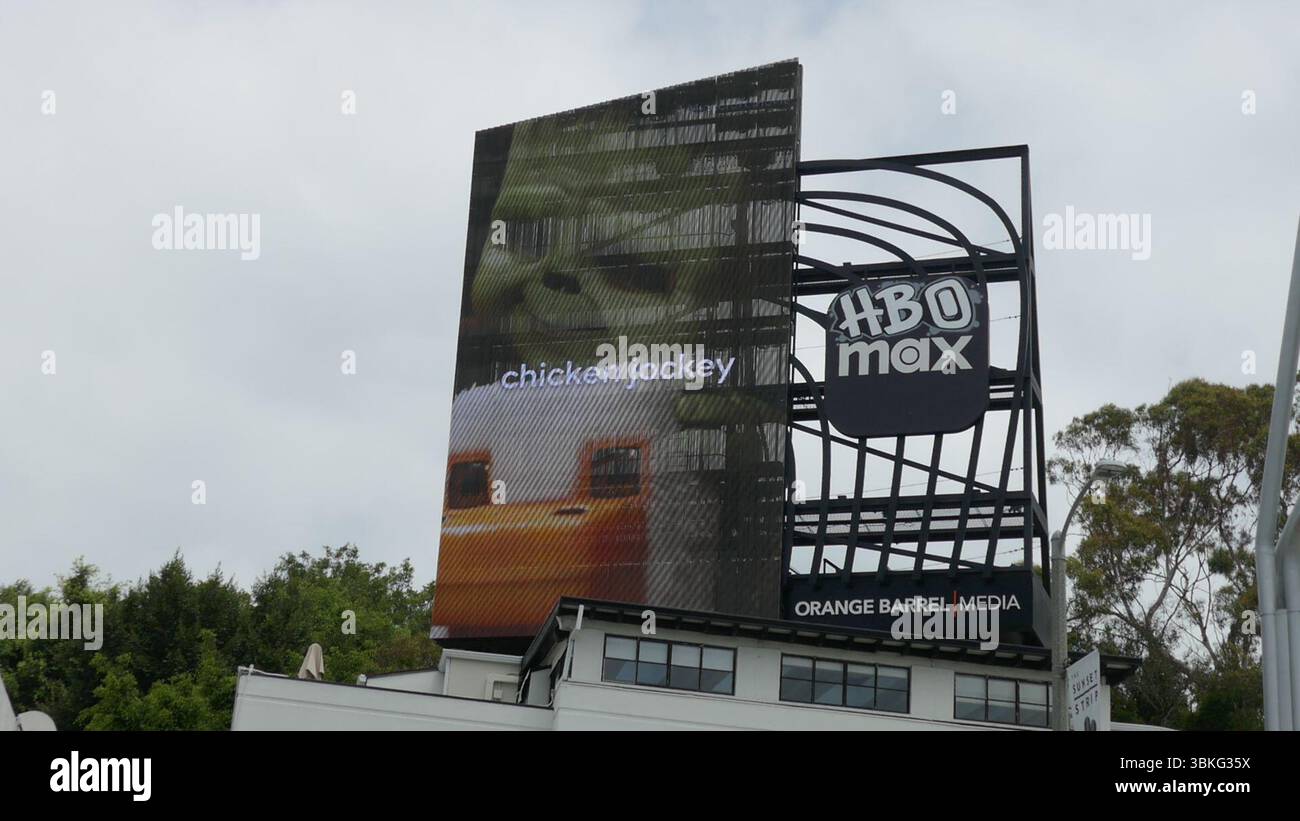 Los Angeles, California, USA 20th June 2025 The Minecraft Movie Chicken ...