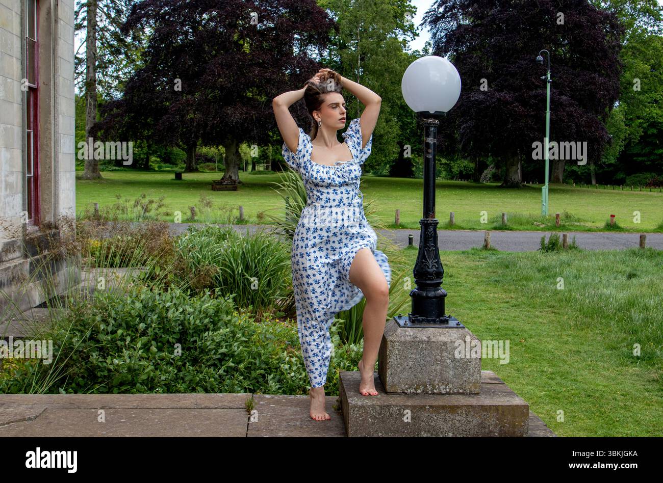 princess polly baby blue dress Marilyn monroe dress wind hi-res stock photography and images