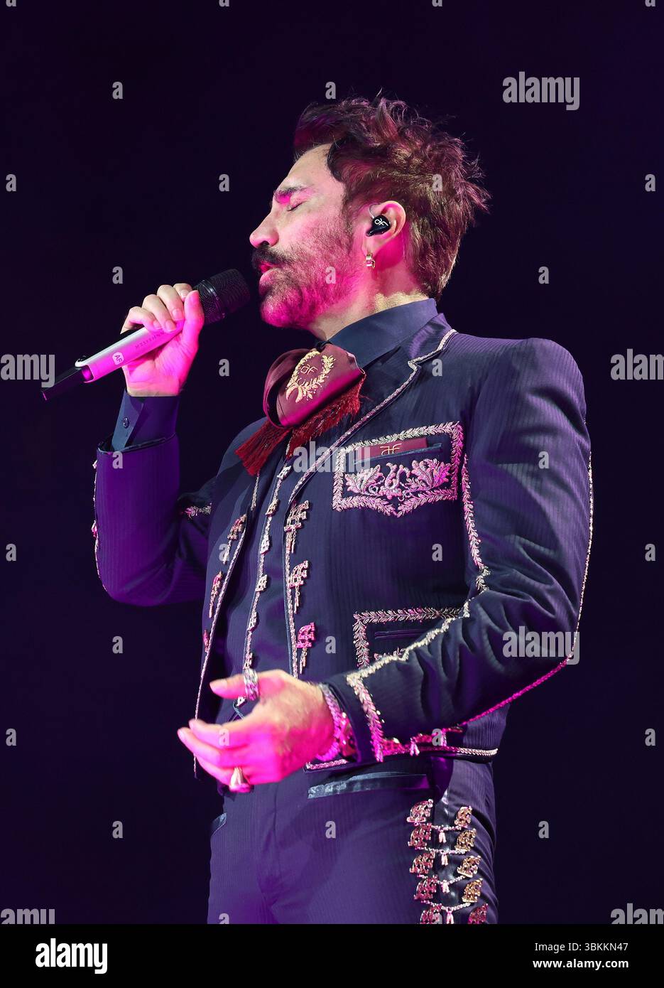 MIAMI, FL - JUNE 21: Alejandro Fernandez performs during Alejandro ...