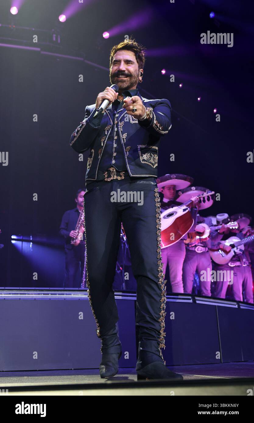 MIAMI, FL - JUNE 21: Alejandro Fernandez performs during Alejandro ...