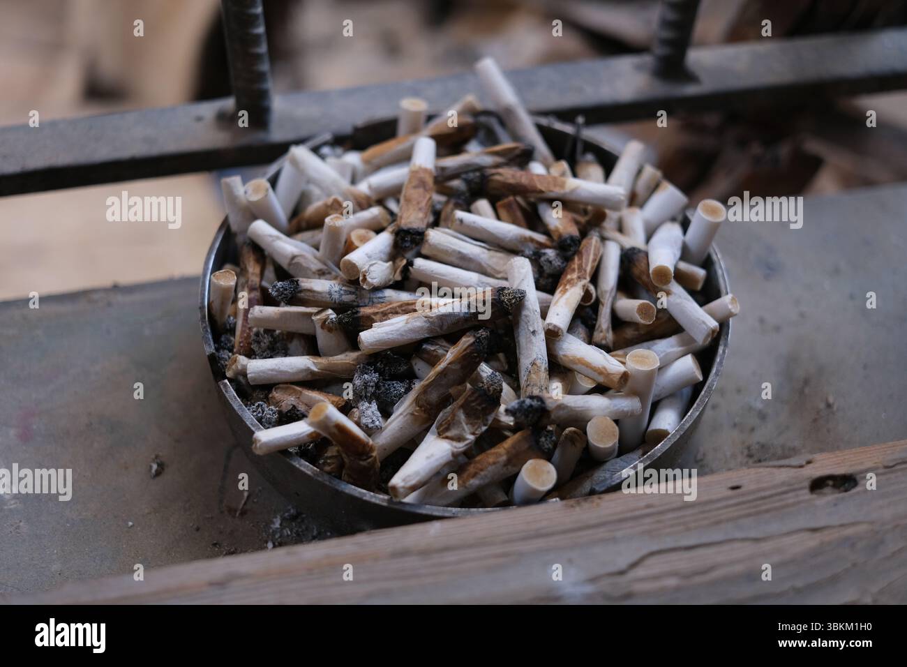 can cigarettes be in checked luggage Best Travel Practices for Storing Tobacco in Carry-On Luggage