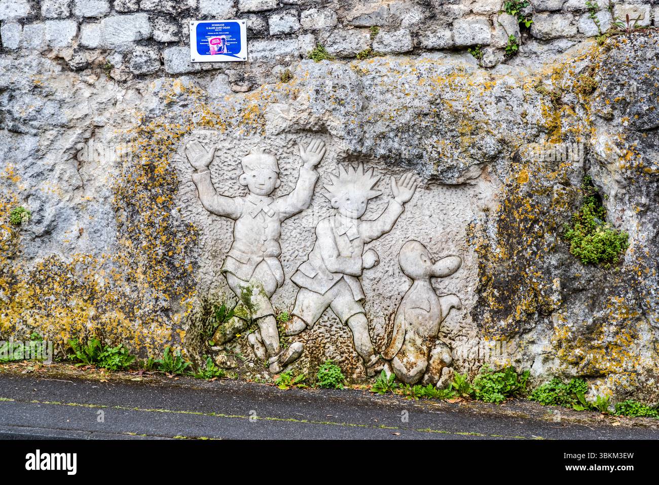 Angoulême is recognized as a UNESCO Creative City in the category of literature since 2019. Avenue de Cognac, Angoulême, Nouvelle-Aquitaine, France Stock Photo
