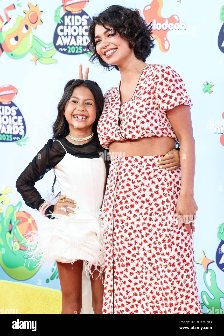 SANTA MONICA, LOS ANGELES, CALIFORNIA, USA - JUNE 21: Hawaiian child ...