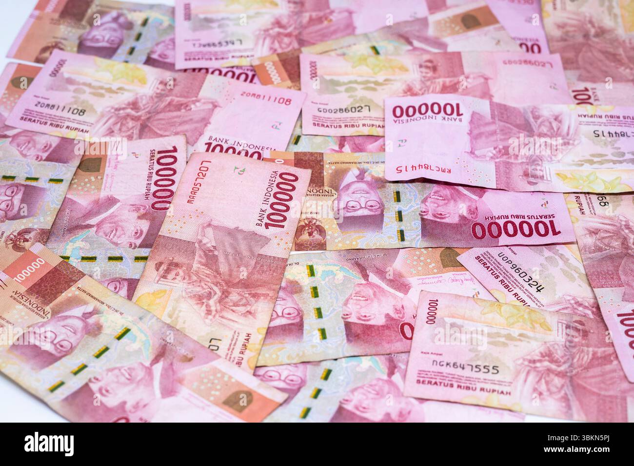 One hundred rupiah hi-res stock photography and images - Alamy