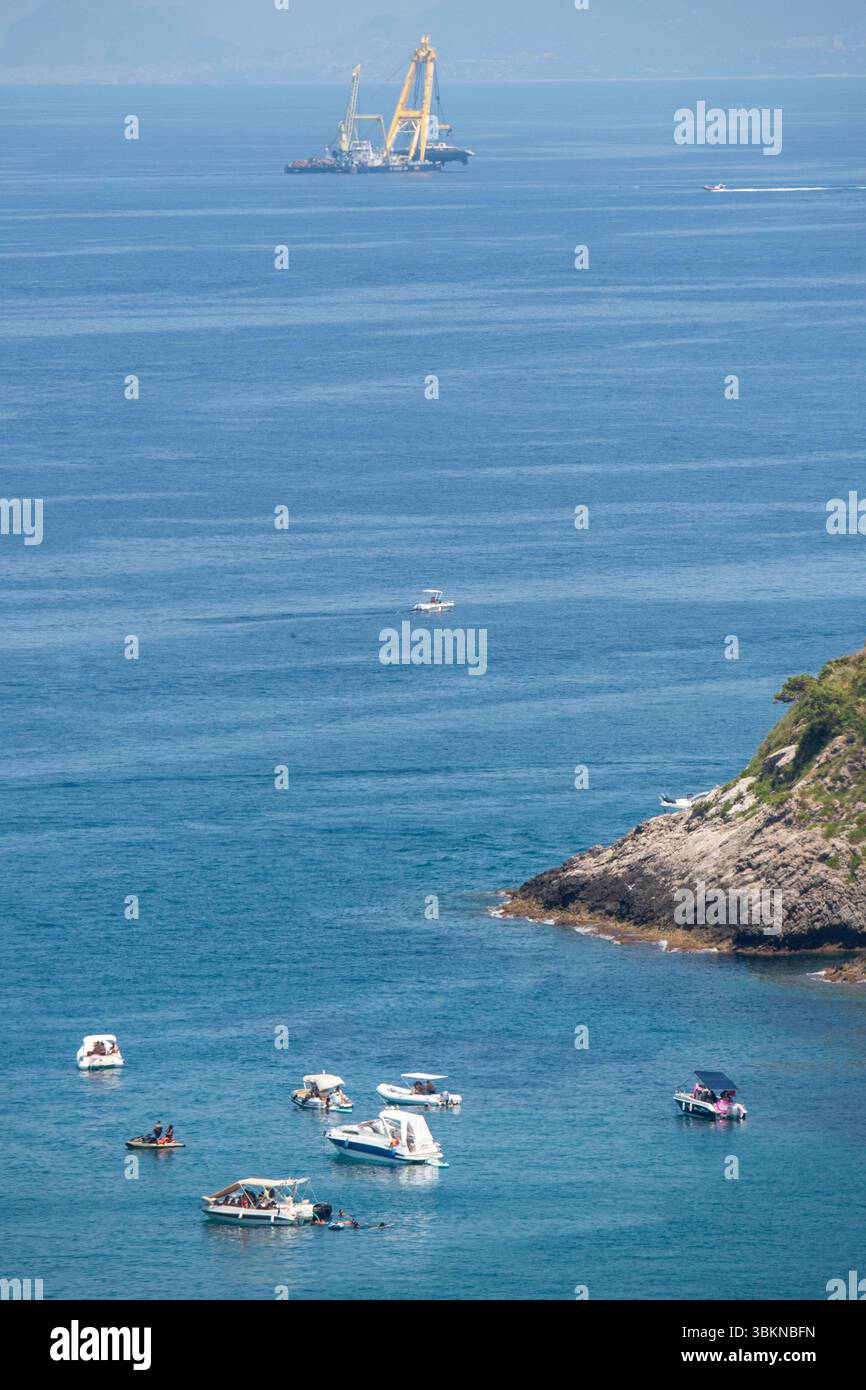 The hull of the superyacht Bayesian, which sank near Palermo, Sicily ...