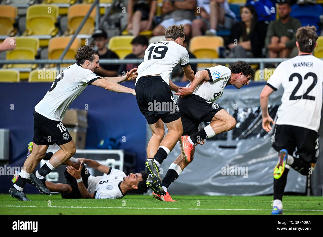 Van Rohl DUNAJSKA STREDA - Marlin Rohl of Germany U21 celebrates the 3-2 at the ...