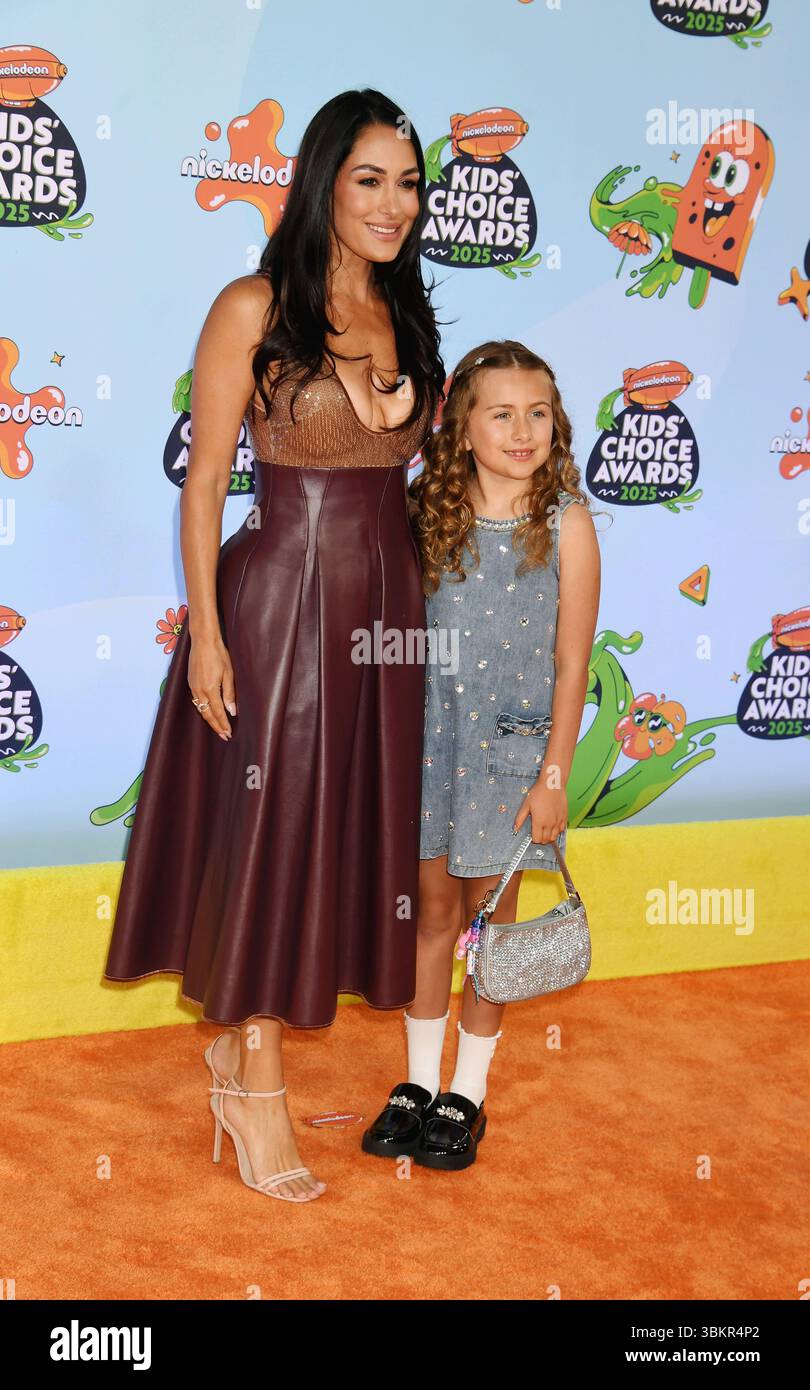 SANTA MONICA, CALIFORNIA JUNE 21 (LR) Brie Garcia and Birdie Joe