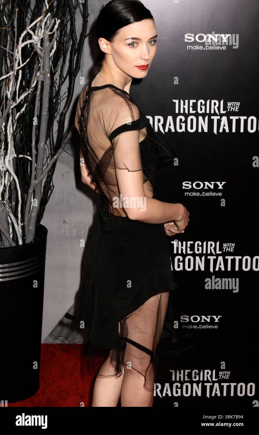 Rooney Mara at the premiere of 'The Girl with the Dragon Tattoo' in New York City - 14 December 2011 Stock Photo