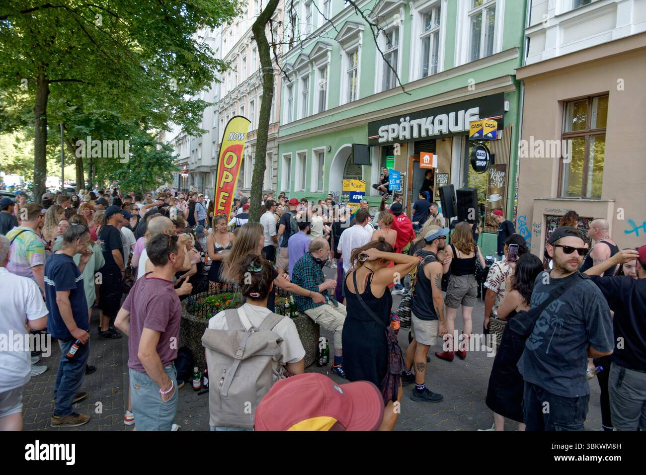 Fete de la musique 2025 ,  party, open air, Wienerstrasse , Spätkauf, Berlin-Kreuzberg Stock Photo
