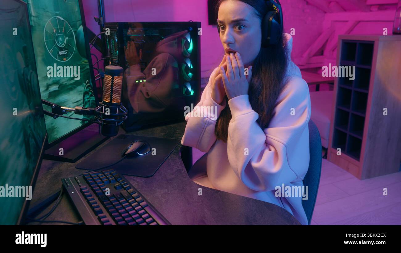 Scared caucasian teen girl hi-res stock photography and images - Alamy
