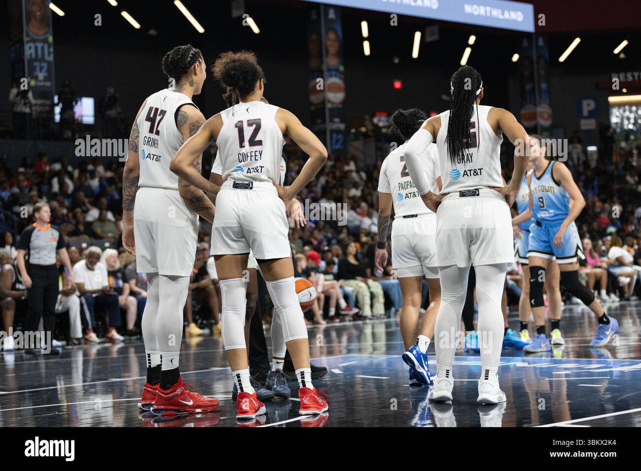 Chicago Sky take on Brittney Griner #42 and the Atlanta Dream at