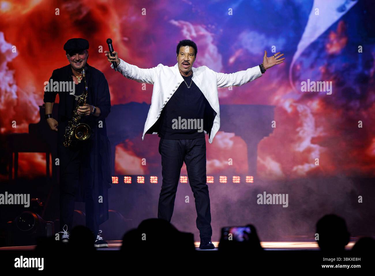 Lion Riche Singer Now Sänger Lionel Richie live in Köln im Rahmen seiner Say Hello To The ...