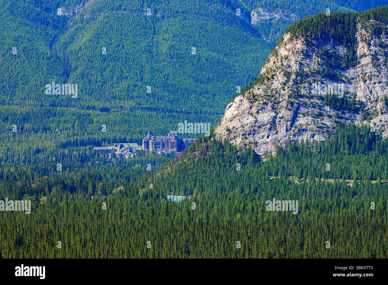 Aerial view of Banff Springs Hotel, a historic châteauesque hotel ...