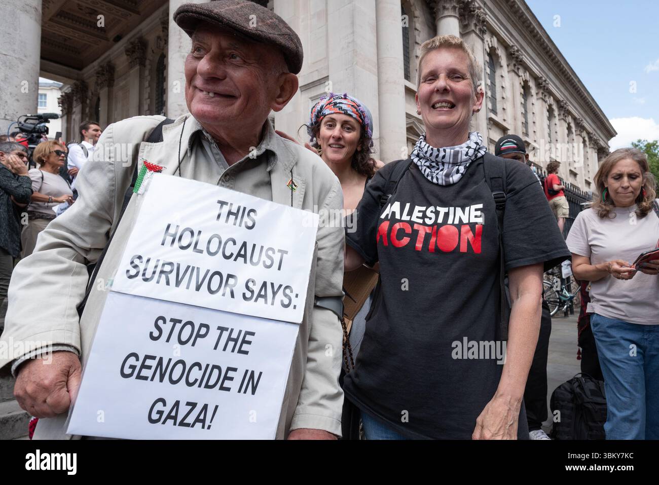 London, UK. 23 June, 2025. Holocaust survivor Stephen Kapos with supporters of non-violent direct action group Palestine Action rallying in solidarity following statements by Home Secretary Yvette Cooper that she intends to ban the group under anti-terrorism laws. The group, known for targeting UK factories and offices related to Elbit Systems, Israel's largest weapons manufacturer, and recently spraying military aircraft with red paint, claim the ban is a further clampdown on protests opposing Israel's war on Gaza. Credit: Ron Fassbender/Alamy Live News Stock Photo