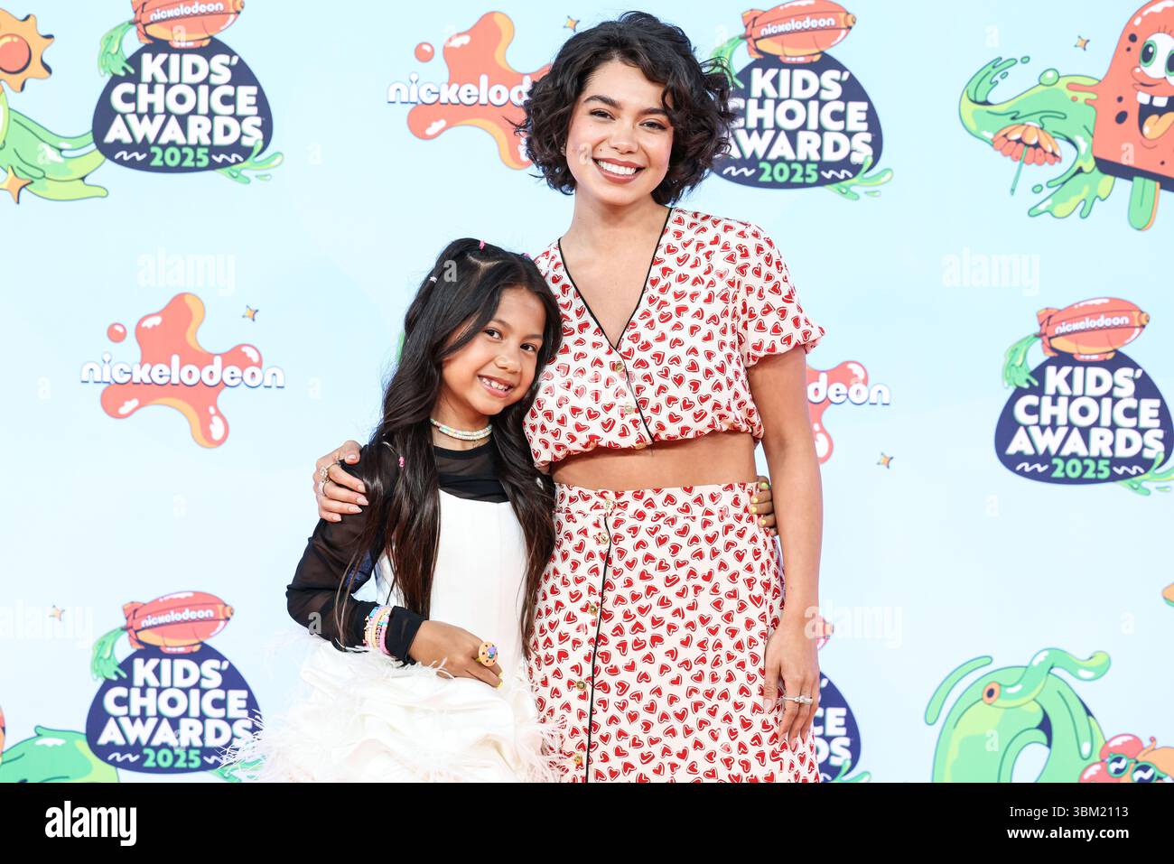 SANTA MONICA, LOS ANGELES, CALIFORNIA, USA - JUNE 21: Hawaiian child ...
