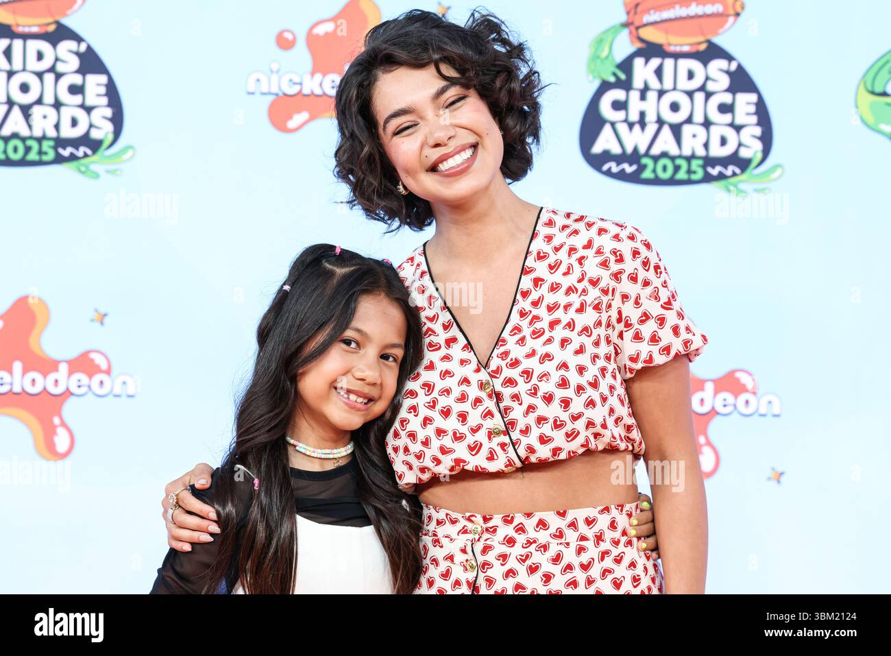 SANTA MONICA, LOS ANGELES, CALIFORNIA, USA - JUNE 21: Hawaiian child ...