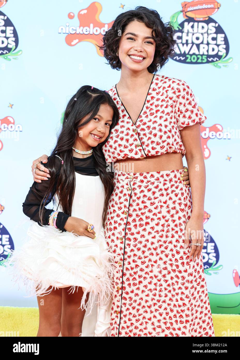 SANTA MONICA, LOS ANGELES, CALIFORNIA, USA - JUNE 21: Hawaiian child ...