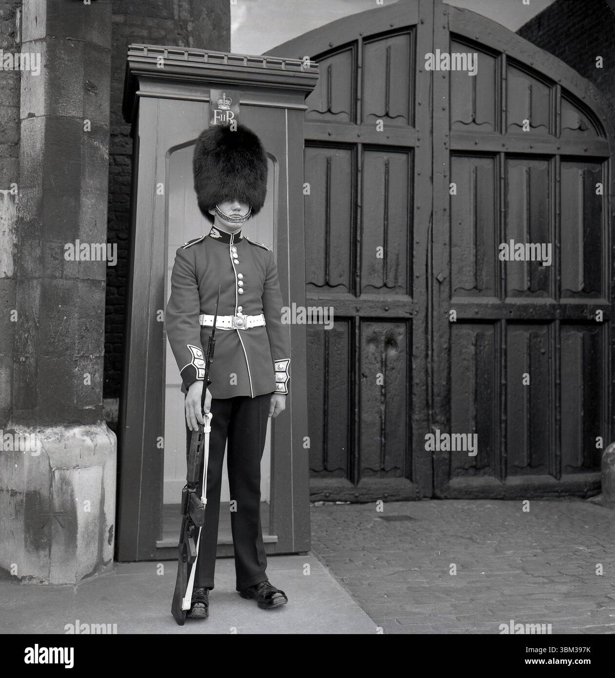 英国製 金属フィギュア The Sentry Box 第15/19国王ロイヤル 30+ Sentry Box Of The Danish Royal Guard Stock Photos, Pictures