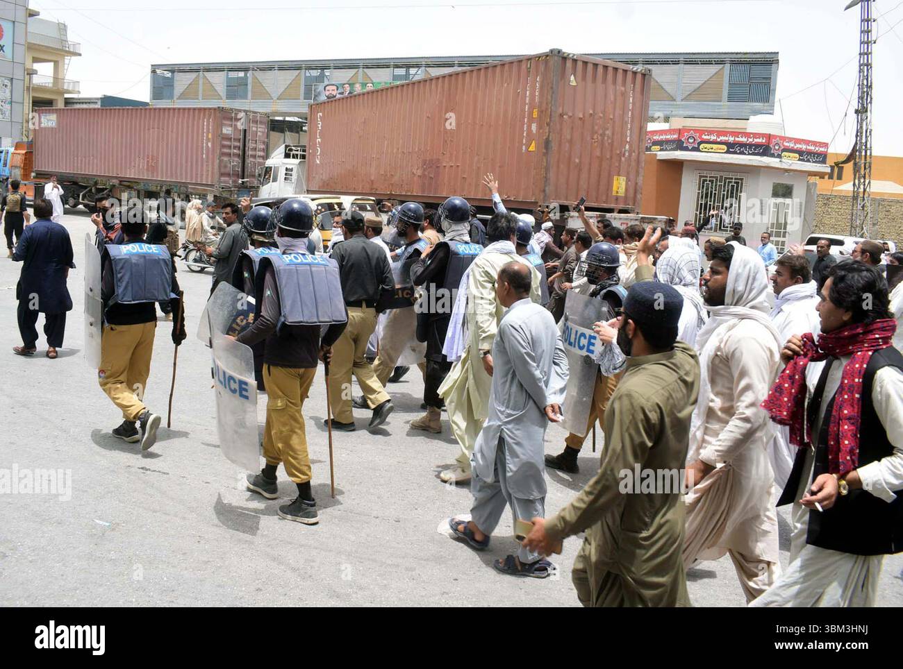 Police restore baton charge and fired tear gas to repel protesters ...