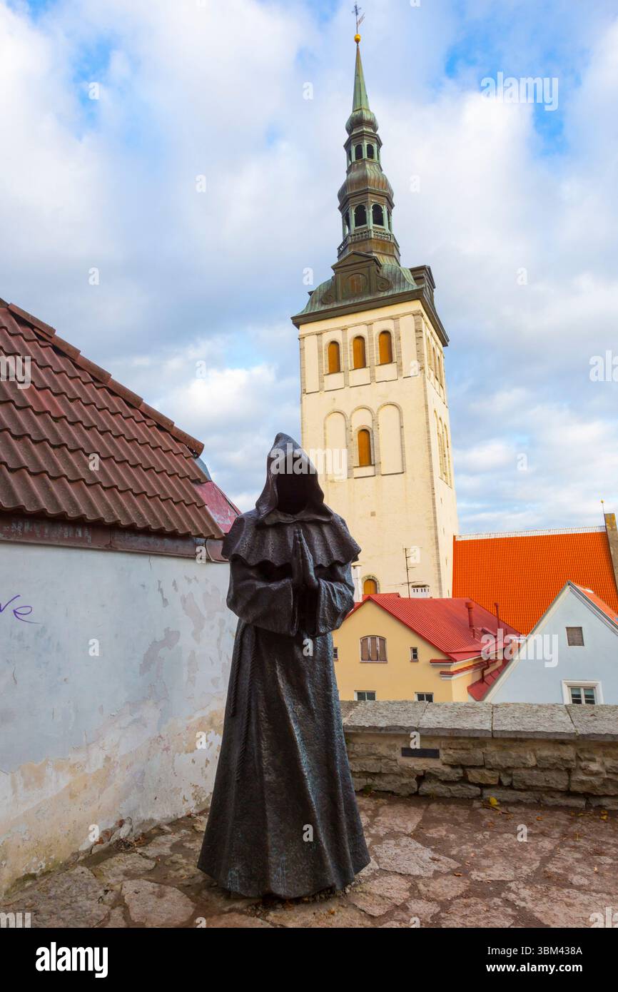 Eastern Europe, Baltic States, Estonia, Tallinn. Old town, Monk sculptures. Stock Photo