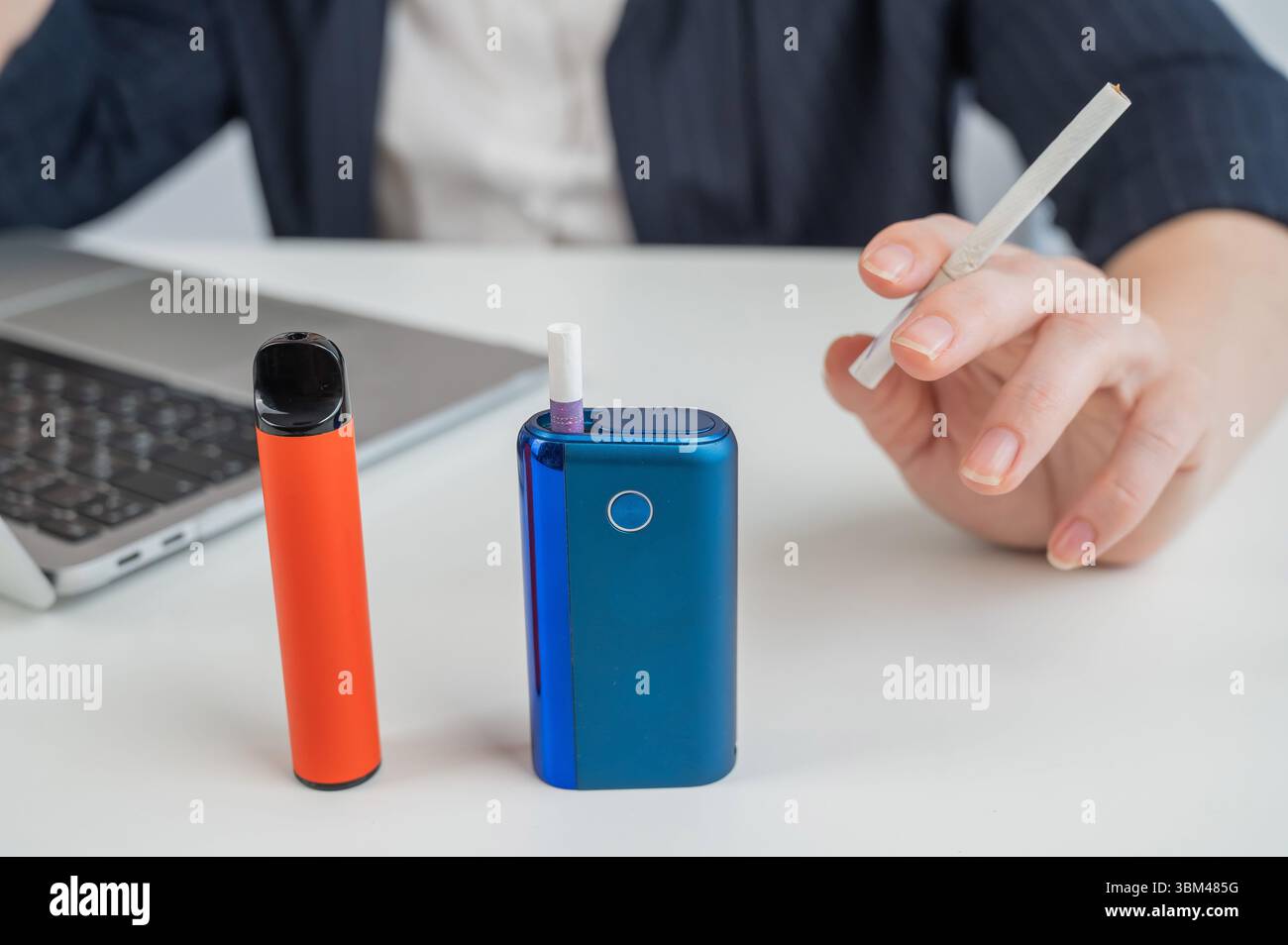 types of electronic cigarettes Different types of e cigarette hi-res stock photography and images