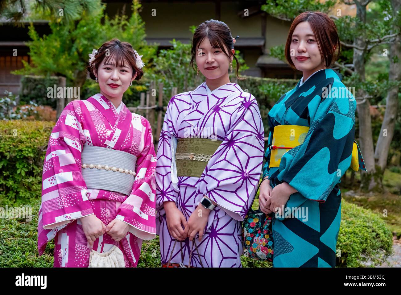 Young japanese women hi-res stock photography and images - Alamy