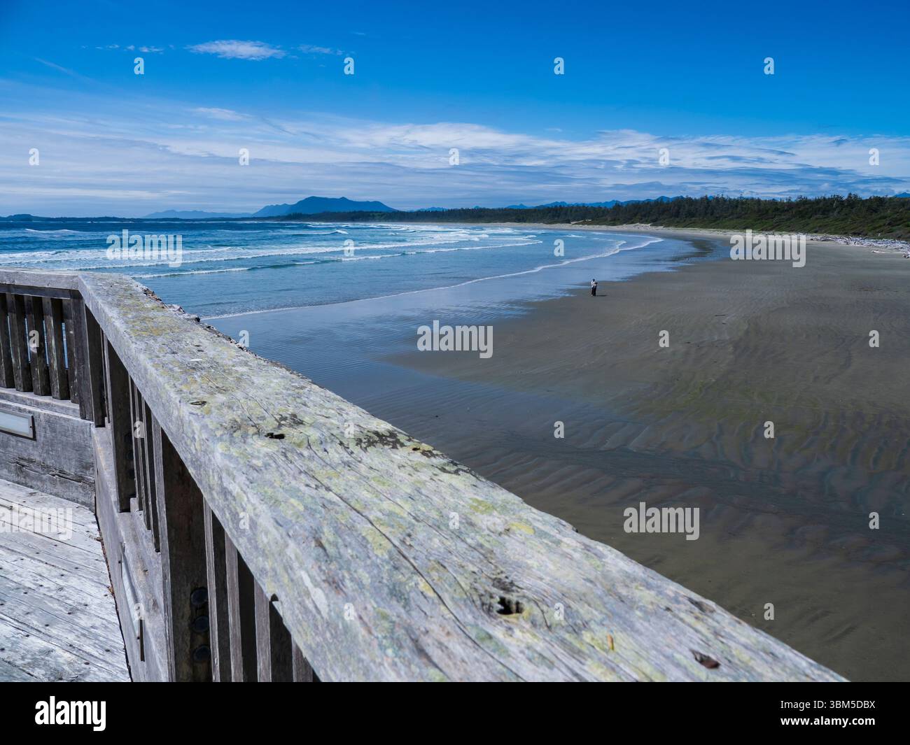 wickaninnish-beach-from-kwisitis-visitor-center-pacific-rim-national