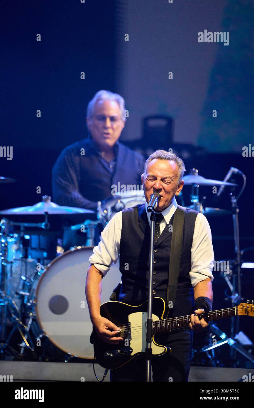 Bruce Springsteen Performance Bruce Springsteen perform on stage during Bruce Springsteen and The E ...