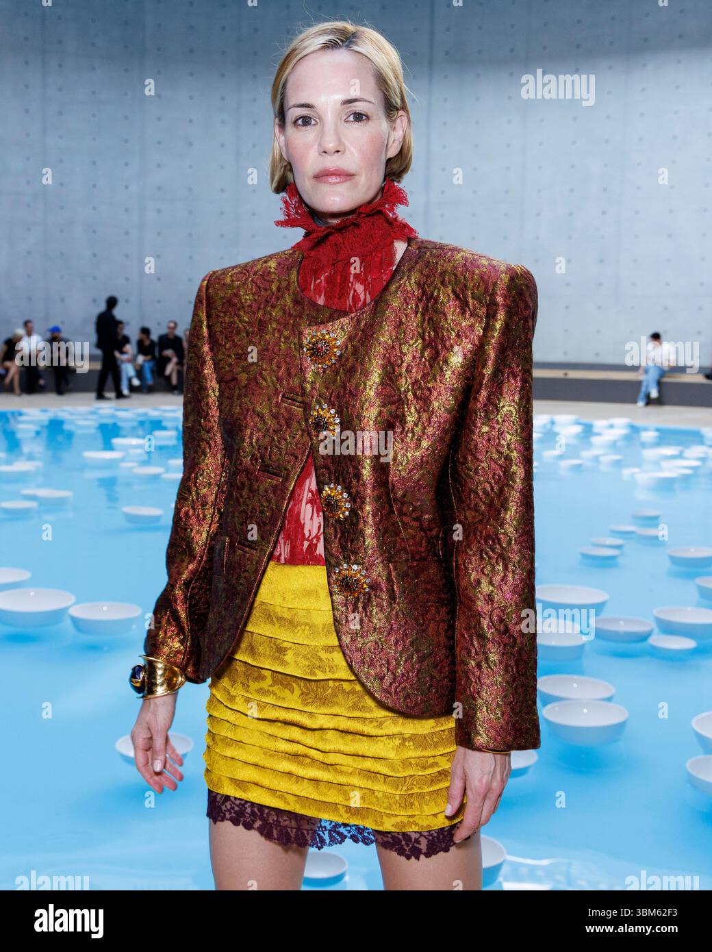 Paris Frankreich 24th June 2025 Leslie Bibb Attends SAINT LAURENT Paris Frankreich 24th June 2025 Leslie Bibb Attends Saint Laurent Men Spring Summer 2026 Runway During Paris Fashion Week Menswear On June 2025 Paris France 24062025 Credit Dpaalamy Live News 3BM62F3