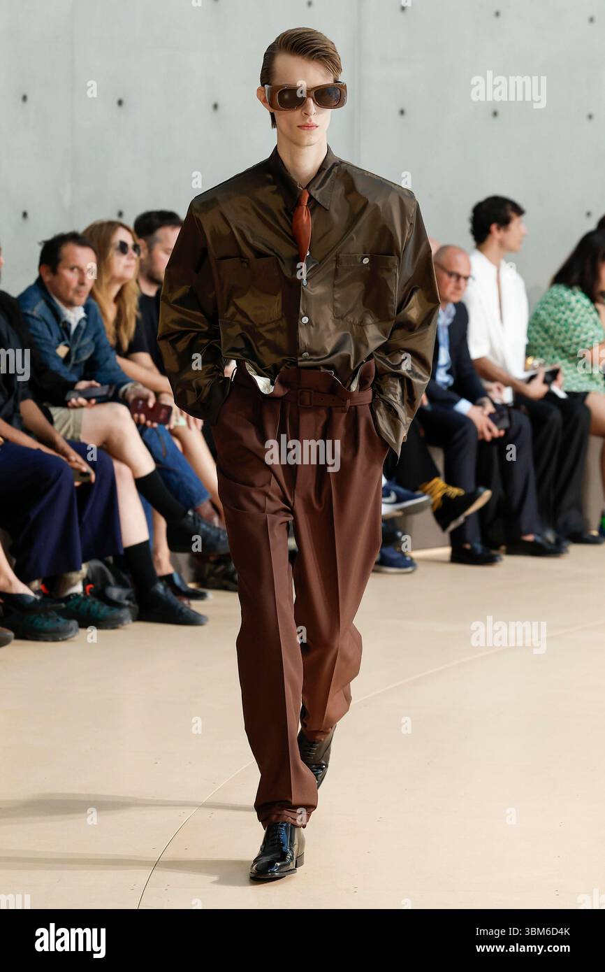 SAINT LAURENT men Spring-Summer 2026 runway during Paris Fashion Week ...