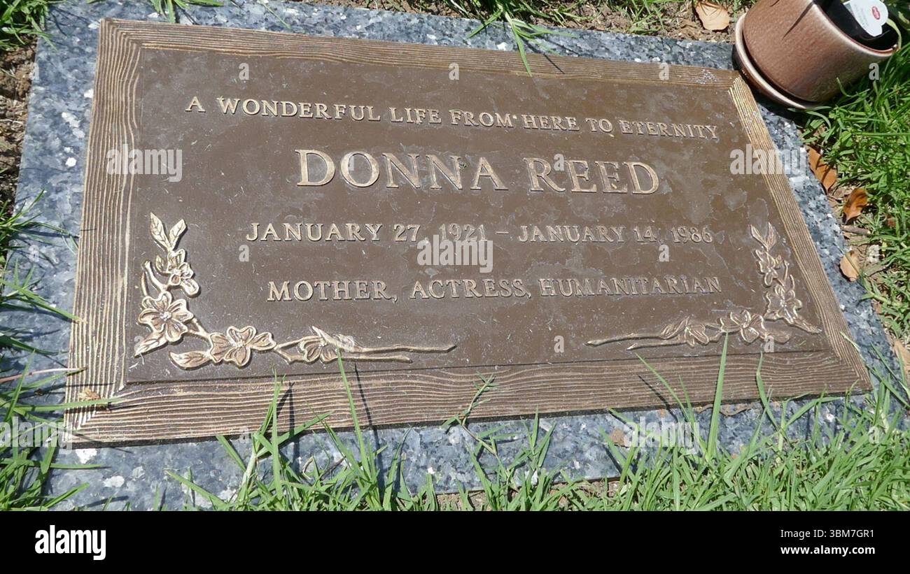 Donna reed actress hi-res stock photography and images - Alamy