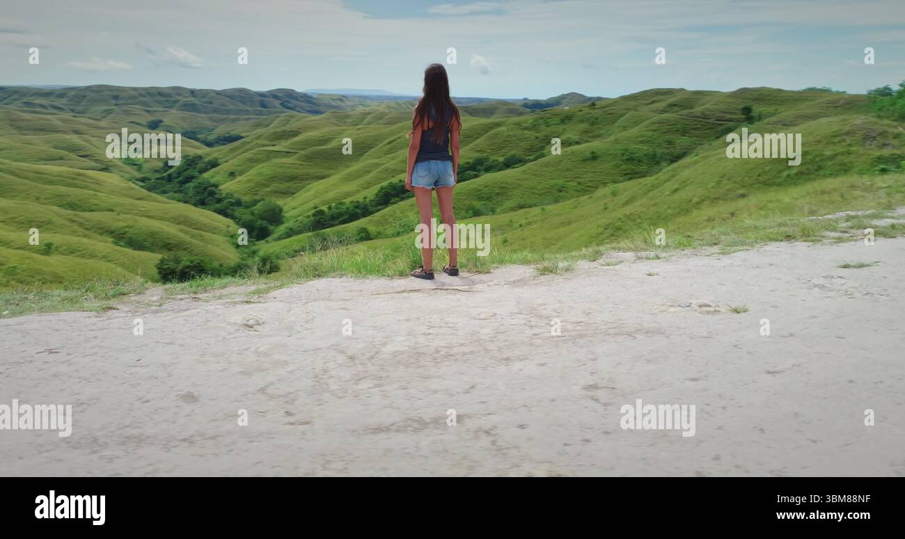 Lush island rolling hills hidden hi-res stock photography and images ...