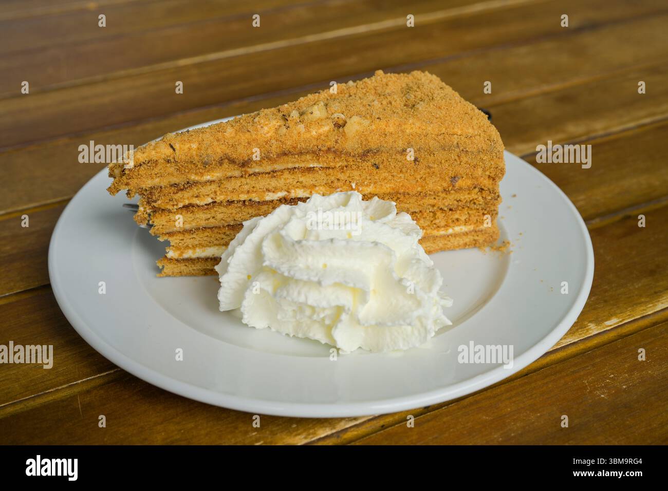 Nusstorte mit Sahne Stock Photo