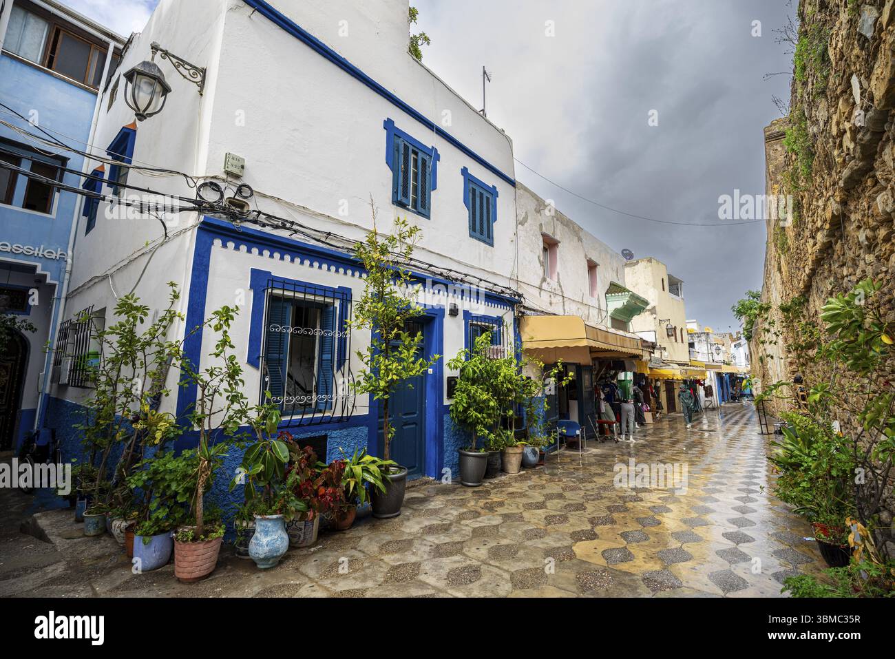 Spanish houses next to the Portuguese wall, Asilah, Morocco, North Africa, Africa Stock Photo