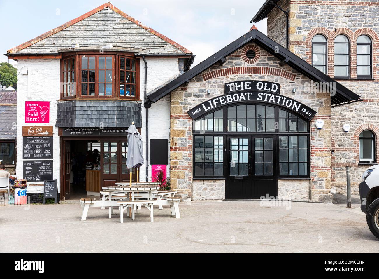 The old lifeboat station looe hi-res stock photography and images