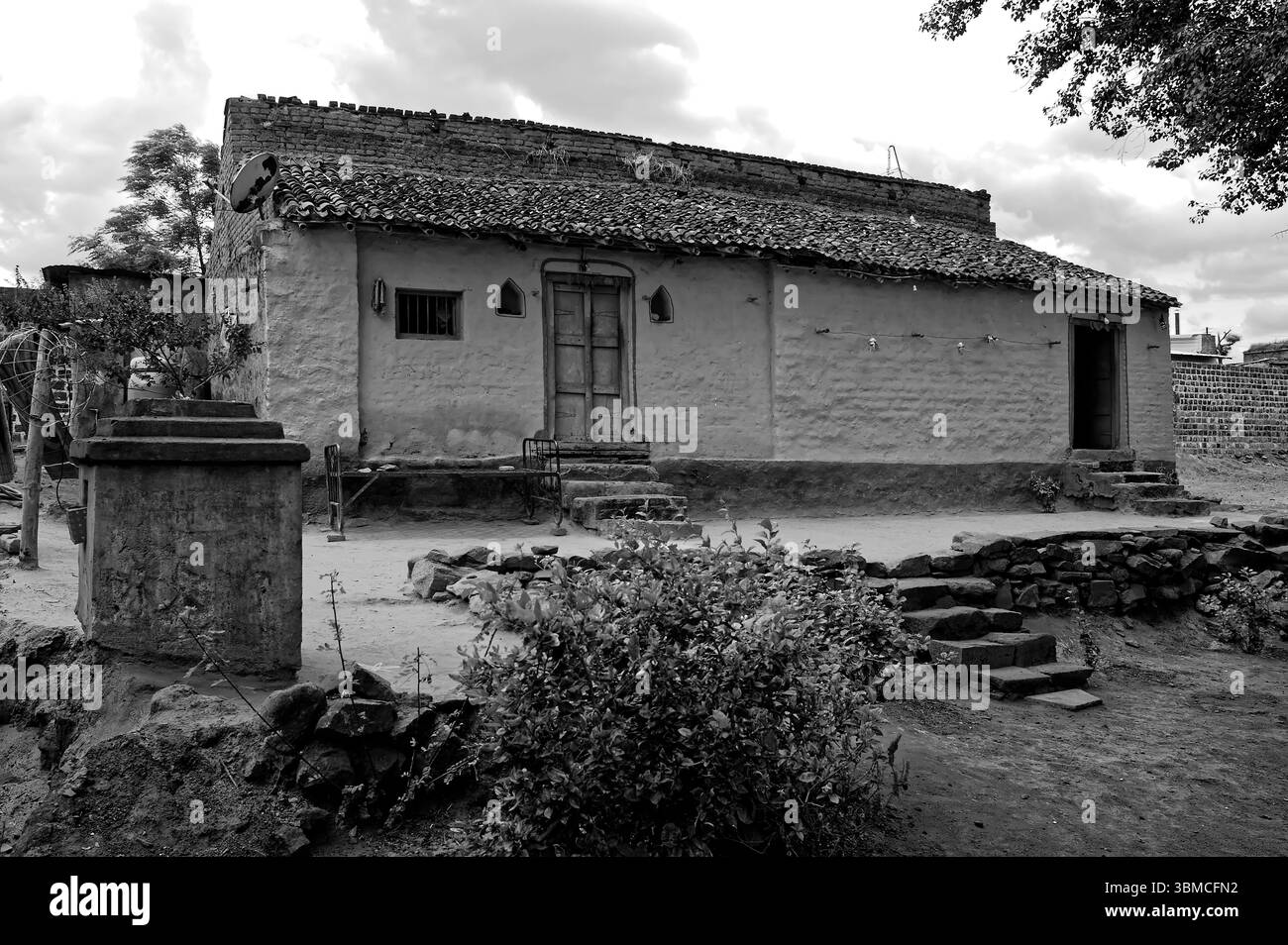 Clay House Design Reference: Black And White Photo Of Traditional Clay House Design Of