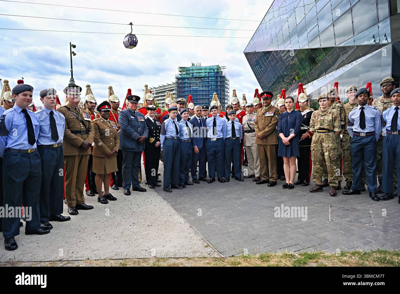LONDON, UK. 26th June, 2025. The Mayor of London, Sadiq Khan, join the Chair of the London Assembly, Len Duvall OBE AM, members of the Armed Forces, London Assembly Members and the City Hall branch of the British Legion to pay tribute to the UK's servicemen and women ahead of National Armed Forces Day on Saturday 28th June at the City Hall, London, UK. (Photo by 李世惠/See Li/Picture Capital) Credit: See Li/Picture Capital/Alamy Live News Stock Photo